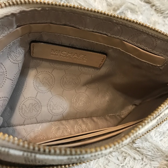 Michael Kors Mini Monogram Handbag Wallet Zipper - Picture 6 of 8